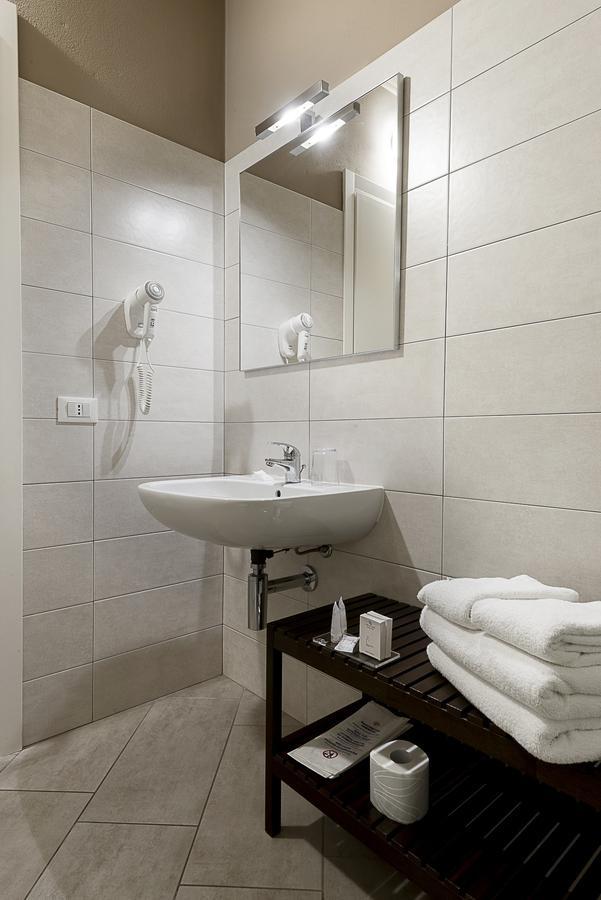 I Tigli Guest House เปียเชนซา ภายนอก รูปภาพ