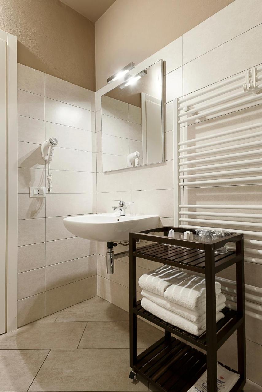 I Tigli Guest House เปียเชนซา ภายนอก รูปภาพ